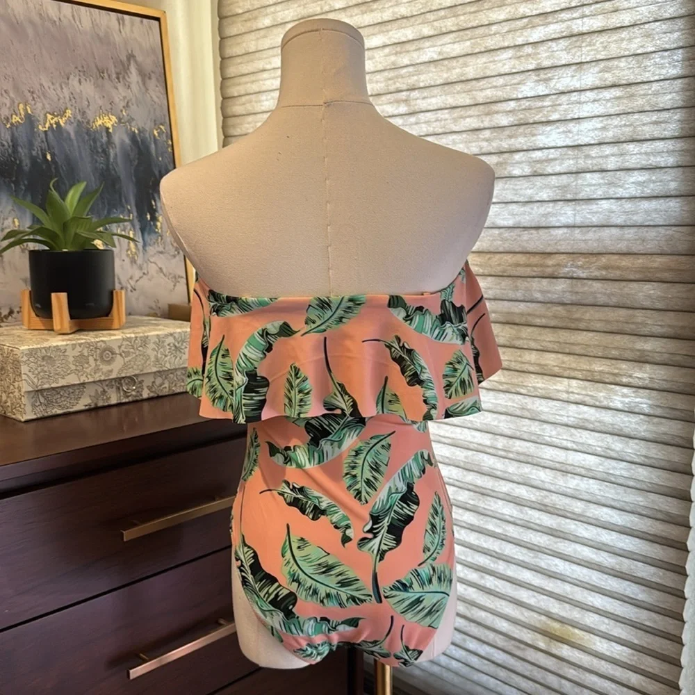 Woman's Cupshe Rozen Maiden Print Bikini.  Size Small